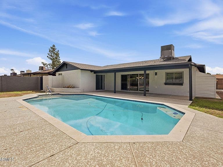 5216 W DESERT COVE Avenue photo 3