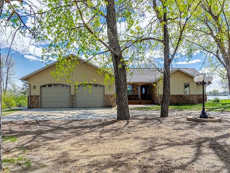 76 Idlewild Dr photo 2