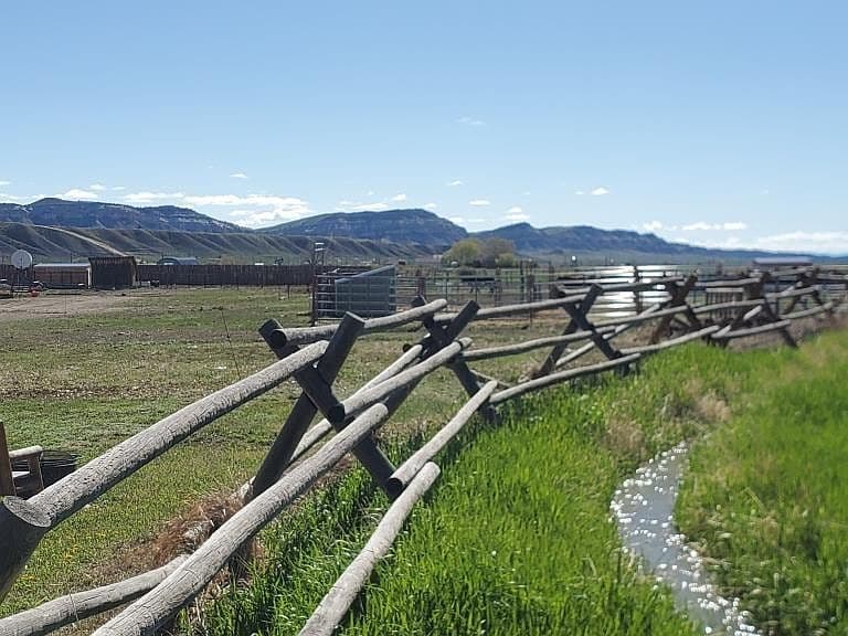3809 Grass Creek Rd photo 1