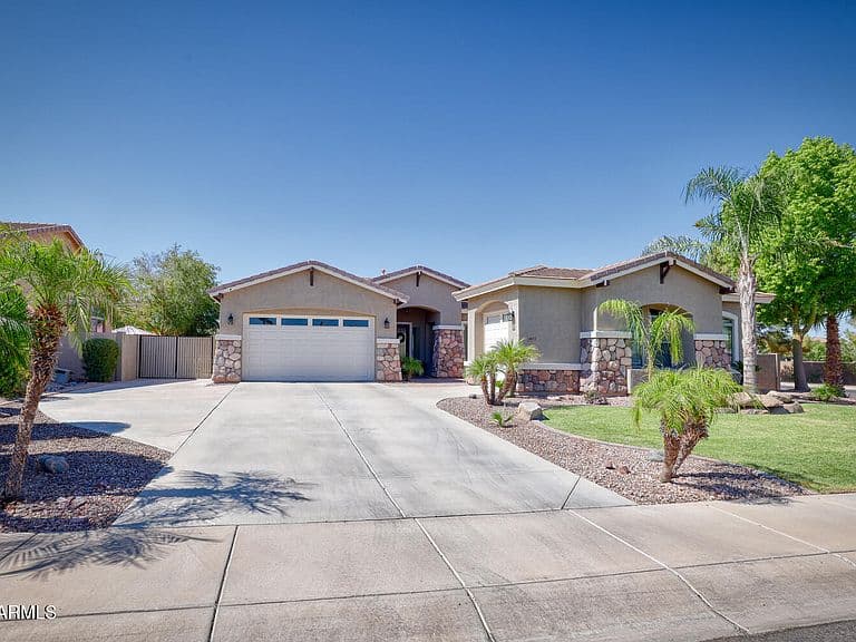 407 E TONTO Place photo 2