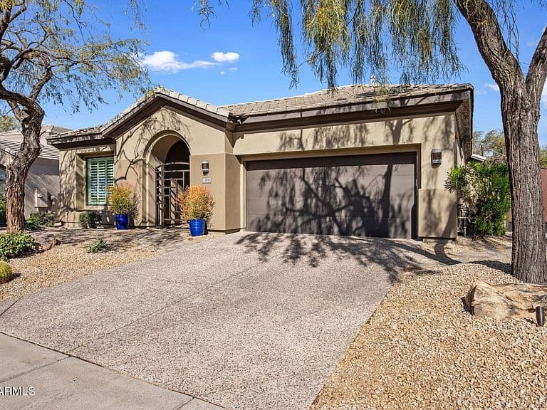 7692 E Whistling Wind Way photo 2