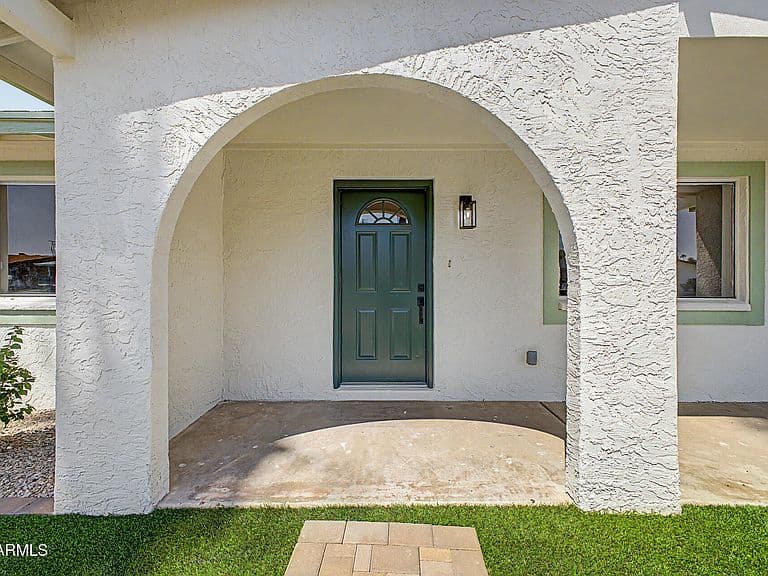2438 W JACINTO Avenue photo 4
