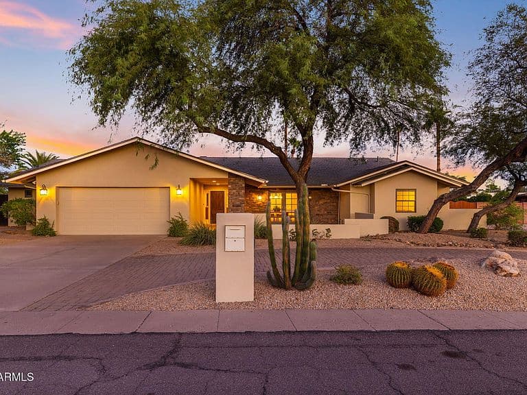 5905 E BERYL Avenue photo 2