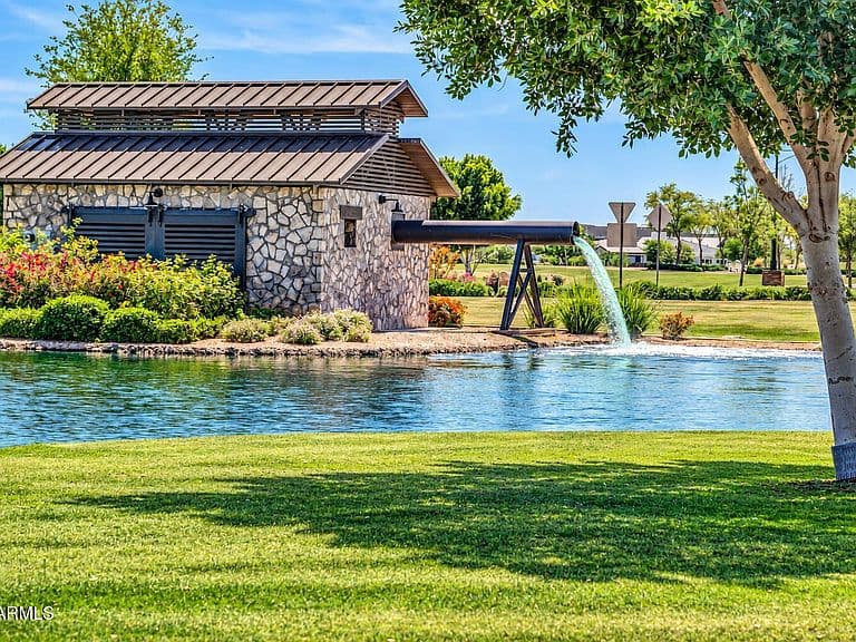 17232 W VACAVILLE Street photo 4