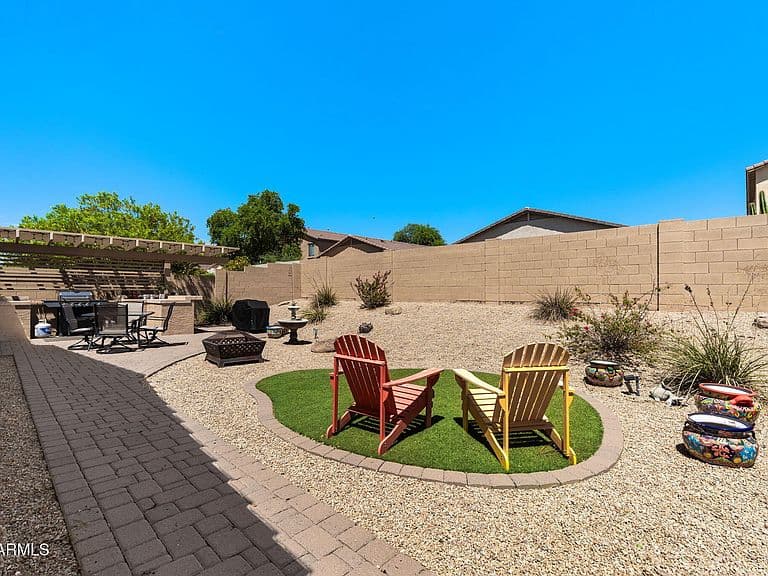 424 E CANYON ROCK Road photo 3