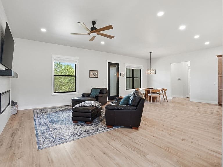 20208 Frog Pond Ct photo 4