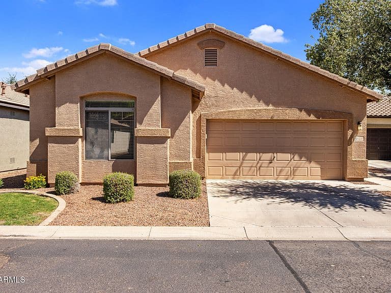 1239 S EMMETT Drive photo 2