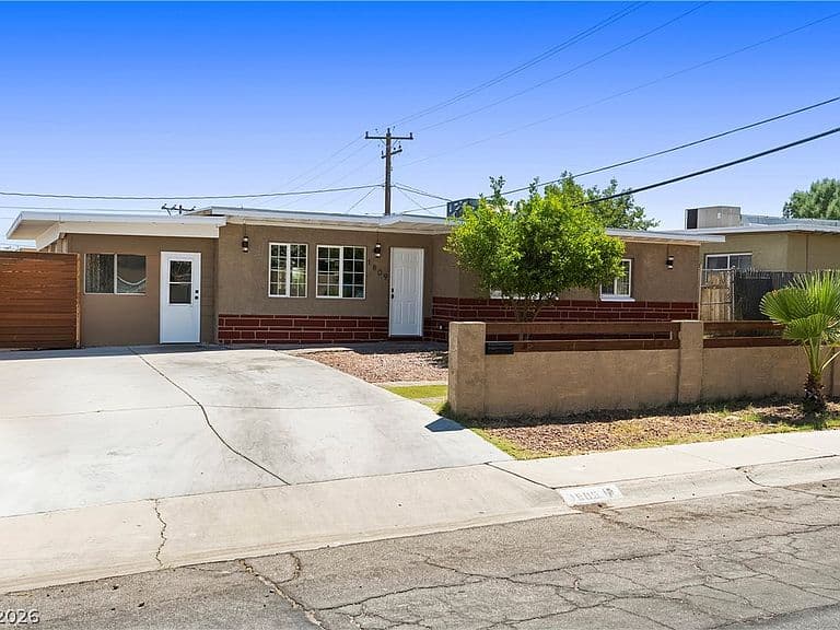 1809 Oakwood Ave photo 2