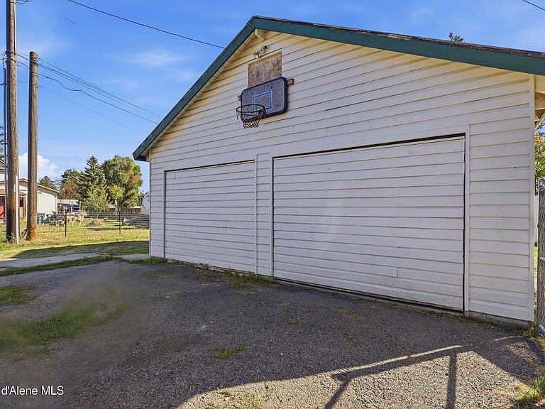 7666 W Lewis St photo 2