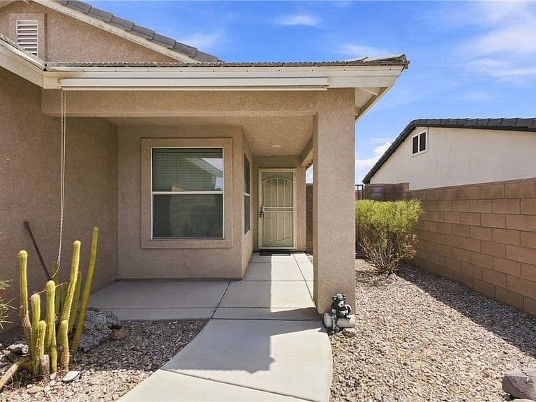 5030 S Rosemary Drive photo 2