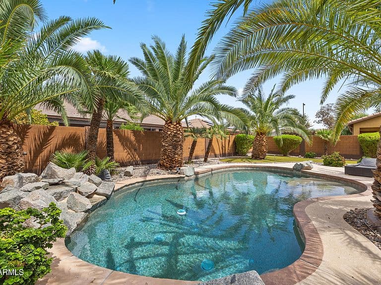 15958 W MOHAVE Street photo 4