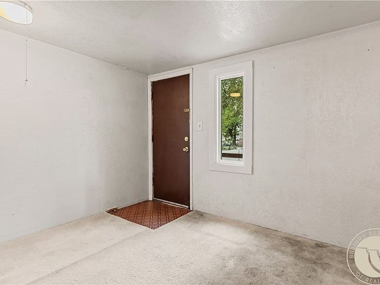 838 Cook Ave photo 2