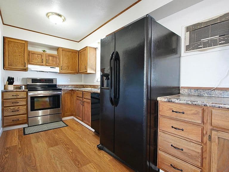 4404 Trails End photo 3