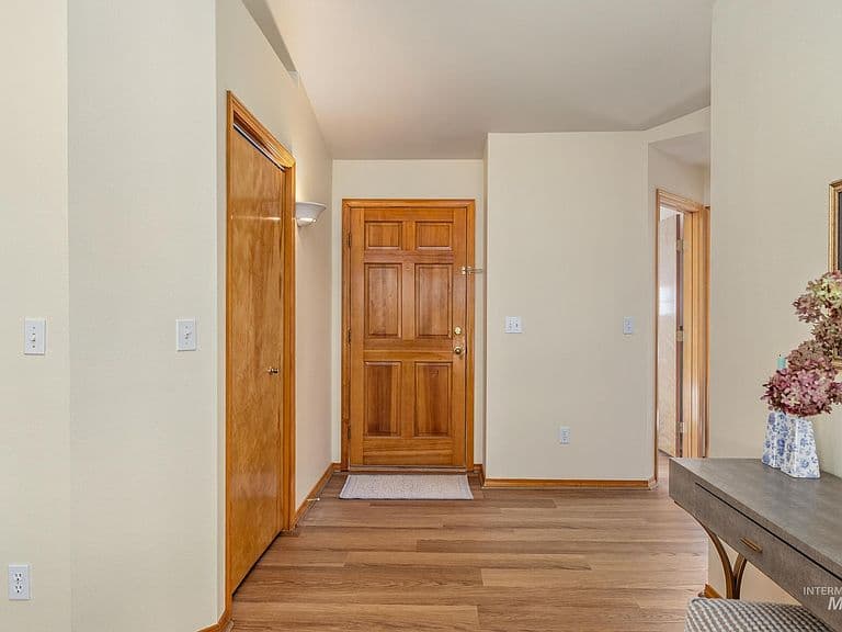 3660 E Eastgate Dr photo 3