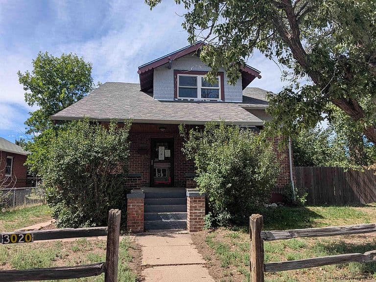 3020 Cribbon Ave photo 1