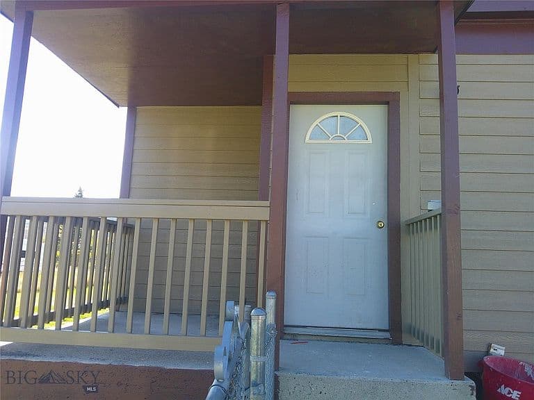 219 Rumsey St photo 2