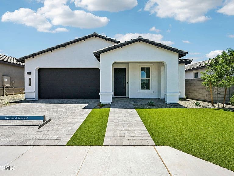 7955 W LOMA Lane photo 1