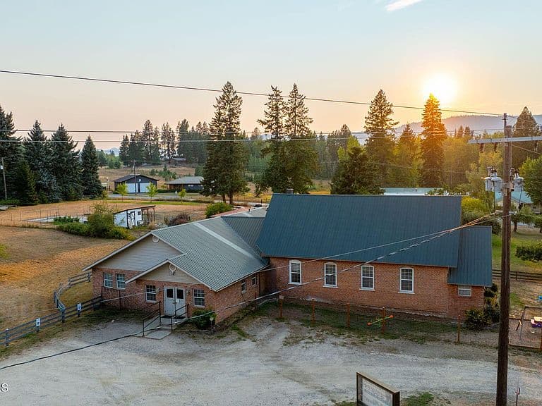 1024 S Sagle Rd photo 3