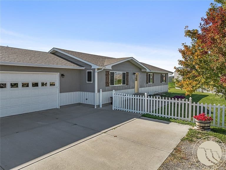 2460 Kens Cir photo 2