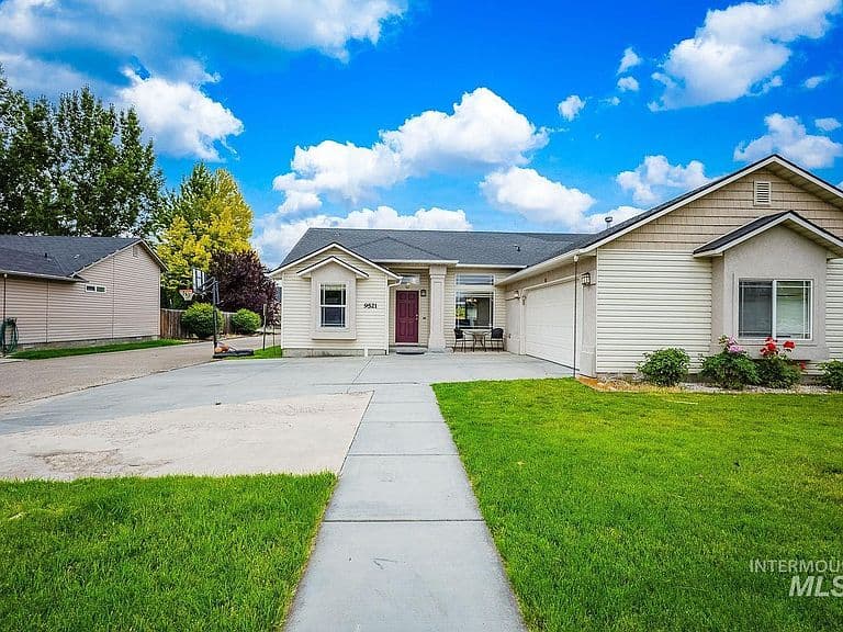 9521 W Cory Ln photo 1