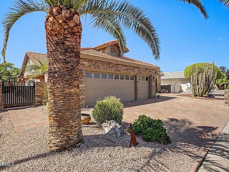 10435 E HERCULES Drive photo 3