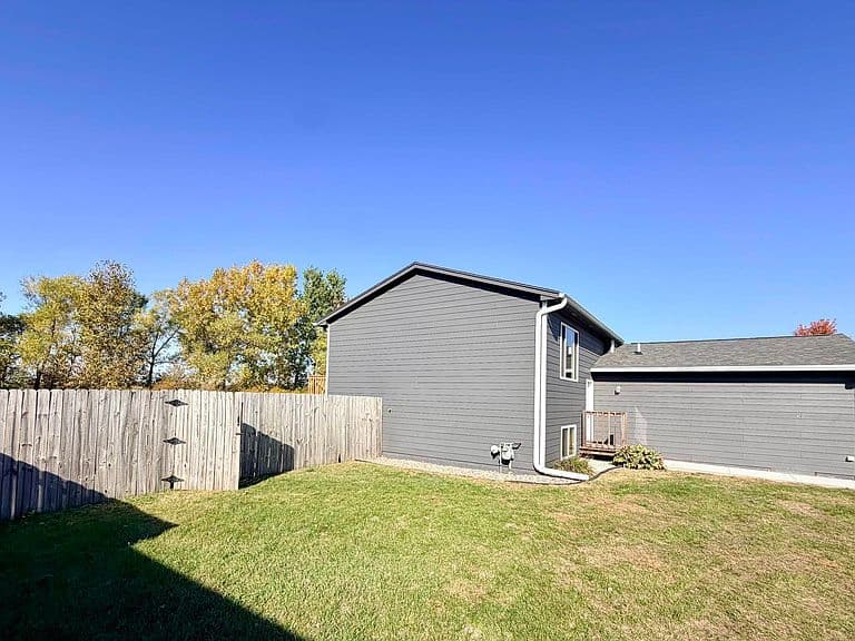 511 United Ave photo 2