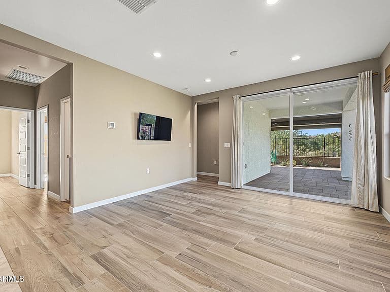 16543 W HAYLEY Way photo 5