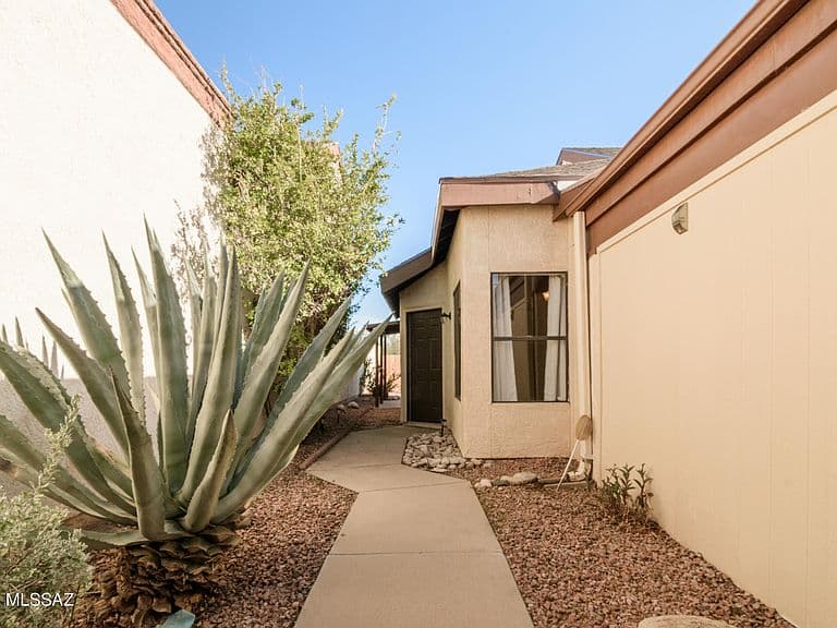 4949 W Doria Dr photo 4