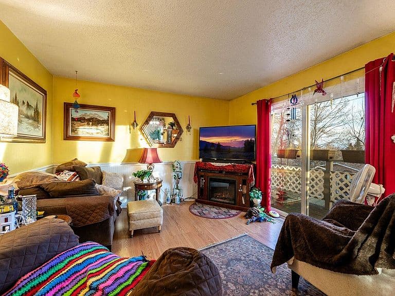 603 Kearney Ave photo 2