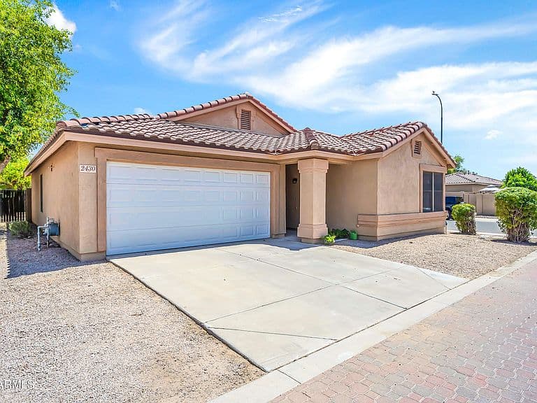 2430 E PEACH TREE Drive photo 1