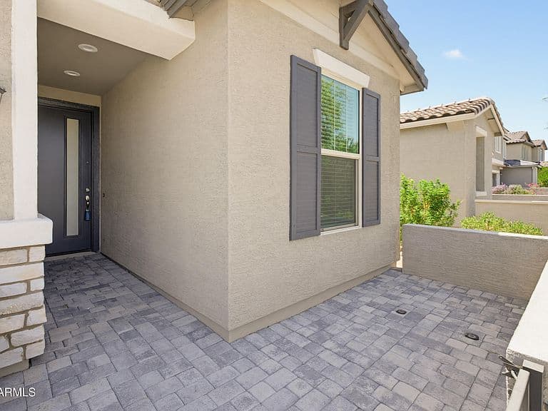 24215 W WHYMAN Avenue photo 2