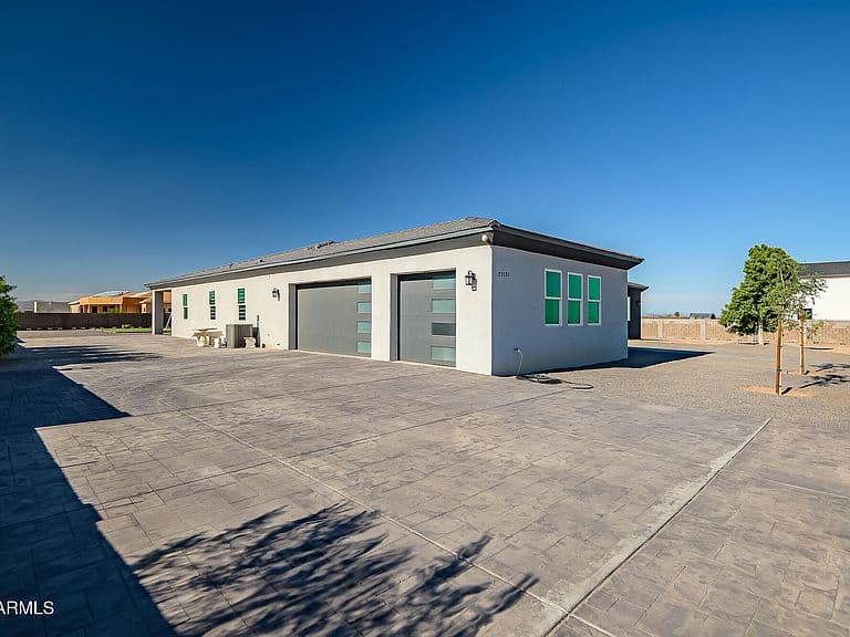 23532 W Jomax Road photo 3