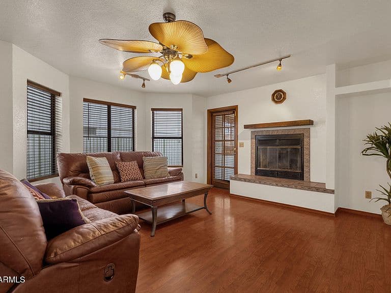 6766 E Juniper Avenue photo 4