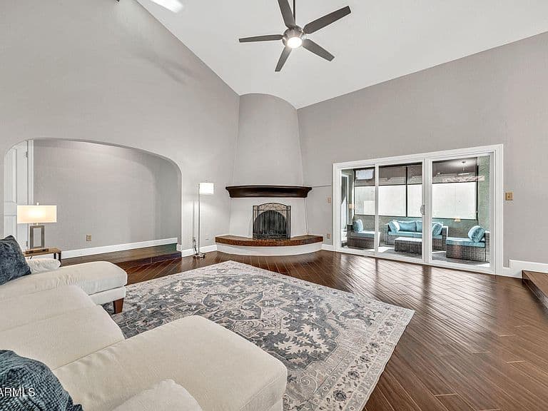 18548 E PARADA Circle photo 2