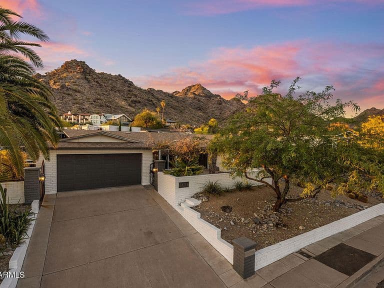 2432 E PIESTEWA PEAK Drive photo 1