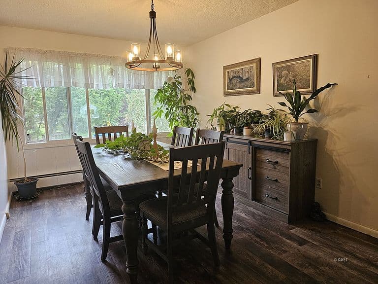 409 N River Ave photo 3