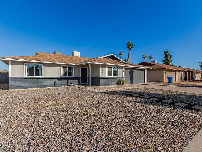 682 W GAIL Drive photo 4
