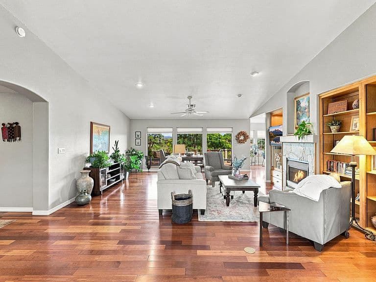 301 S Canpar Way photo 4