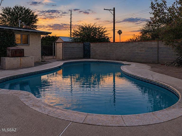 7101 E Luana Pl photo 1