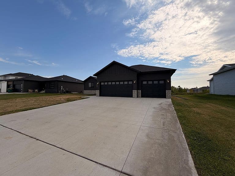 10258 Burgundy Dr photo 3