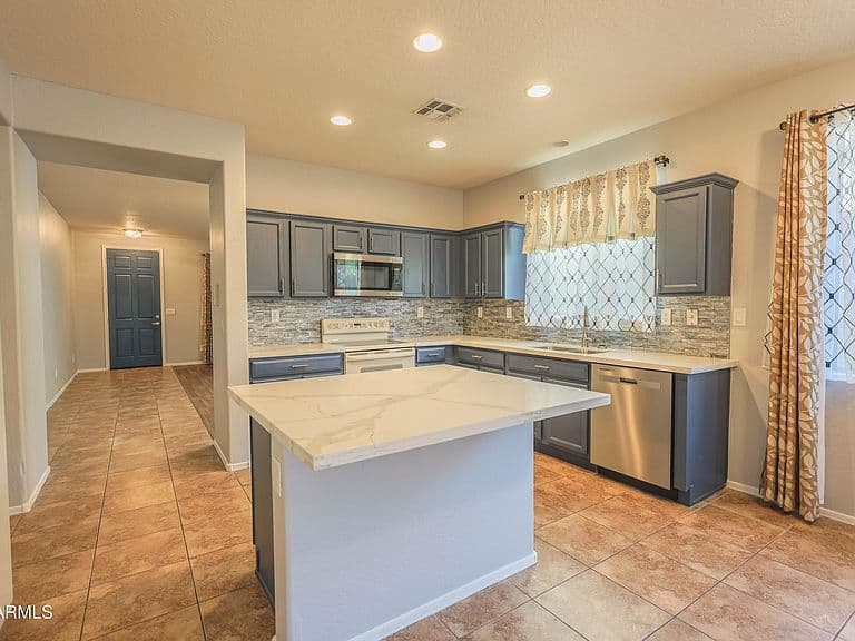 40735 N Trailhead Way photo 1