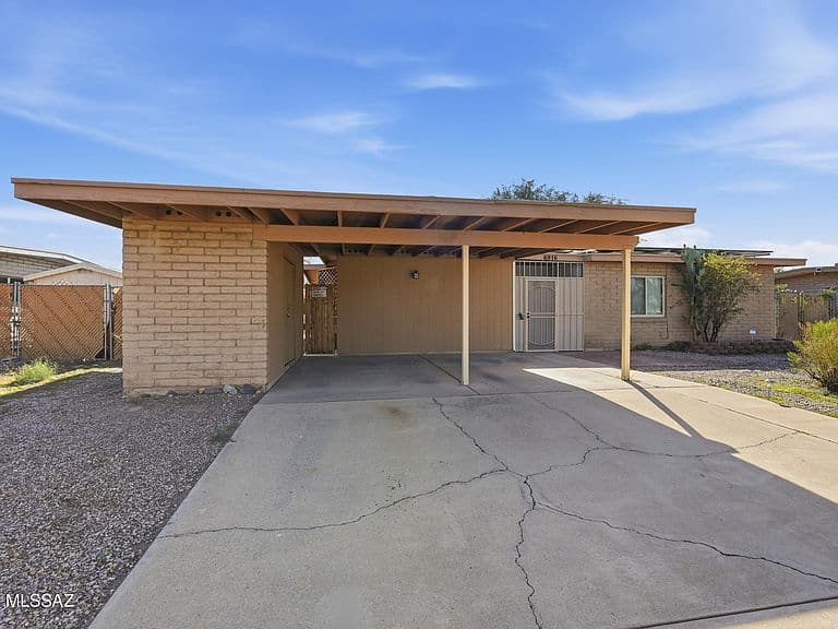 6916 N Galaxy Pl photo 3