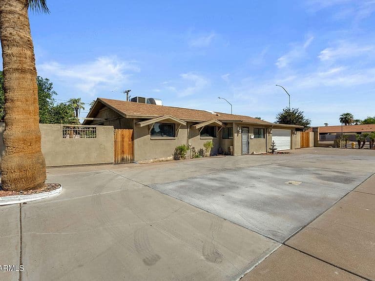 356 E 9TH Drive photo 1