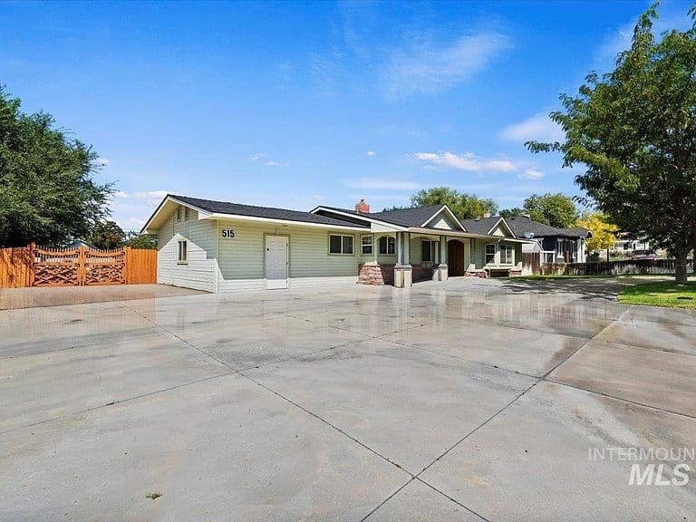 515 16th Ave N photo 4