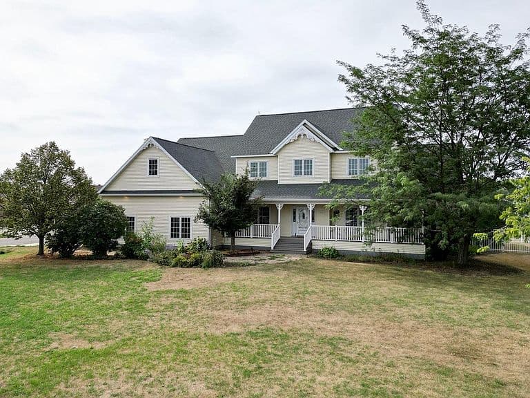 210 Hackberry Ct photo 2