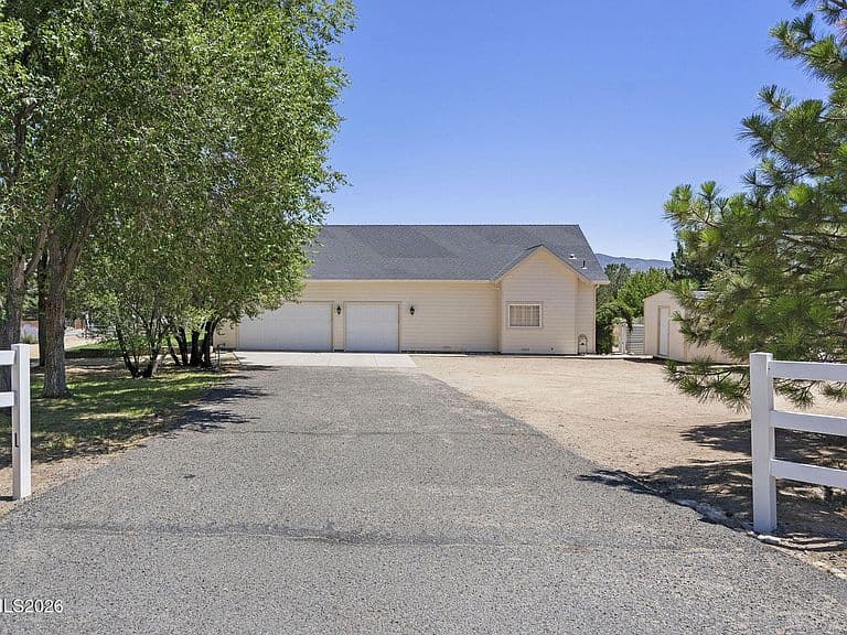 611 Rabe Way photo 3