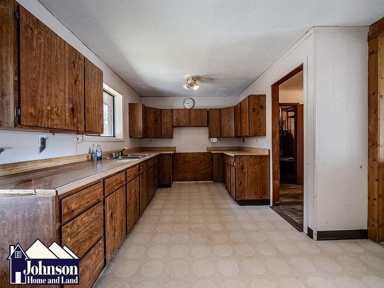 317 Cedar Ave photo 4