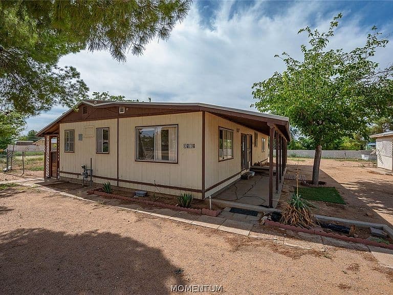 3182 E Hearne Avenue photo 3