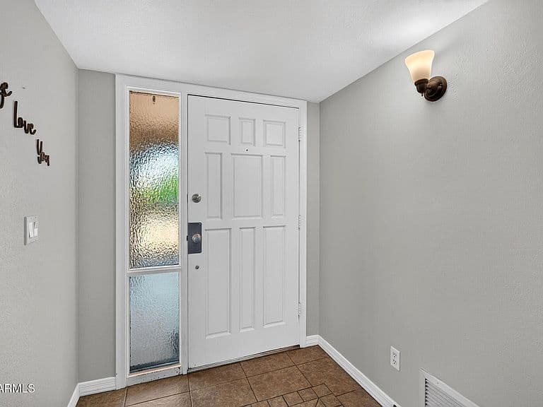 1329 E FOUNTAIN Street photo 5