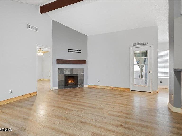 2227 W MOHAWK Lane photo 2